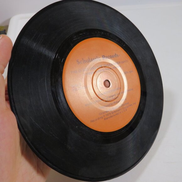 Elves and The Shoemaker LP Vinyl Record  33 1/2 RPM 1975 Scholastic - Picture 6 of 6